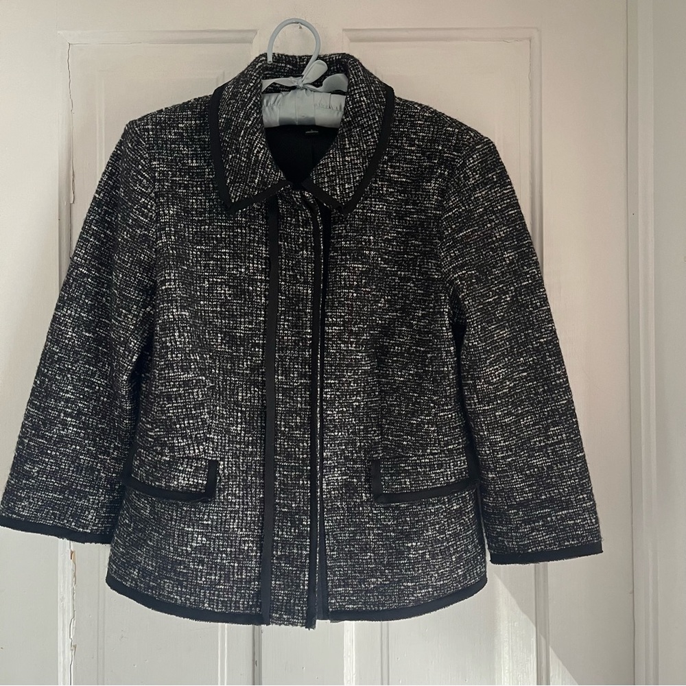 Ann Taylor Tweed Bracelet Length Sleeve Wool Blend BlazerJacket size 4 blk wht